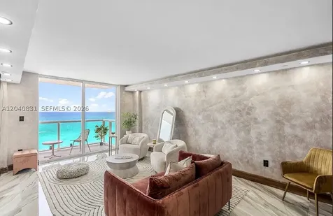 2457 Collins Avenue Miami Beach FL 33140