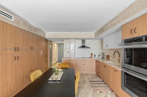 2457 Collins Avenue Miami Beach FL 33140
