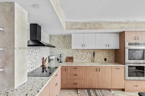 2457 Collins Avenue Miami Beach FL 33140
