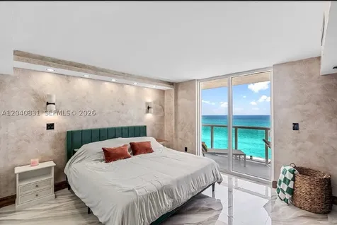 2457 Collins Avenue Miami Beach FL 33140