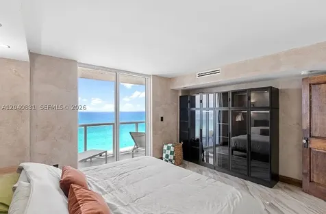 2457 Collins Avenue Miami Beach FL 33140