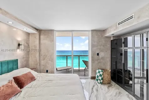 2457 Collins Avenue Miami Beach FL 33140