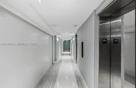 2457 Collins Avenue Miami Beach FL 33140
