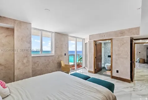 2457 Collins Avenue Miami Beach FL 33140