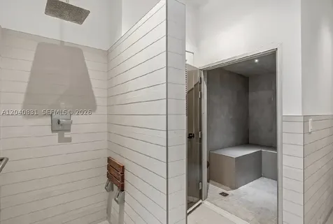 2457 Collins Avenue Miami Beach FL 33140