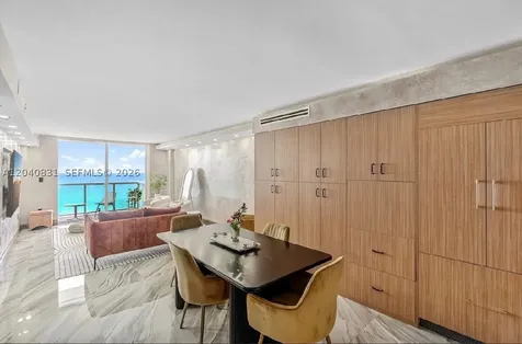 2457 Collins Avenue Miami Beach FL 33140