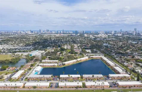 920 SW 10th Terrace Hallandale Beach FL 33009