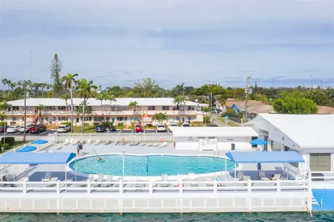 920 SW 10th Terrace Hallandale Beach FL 33009