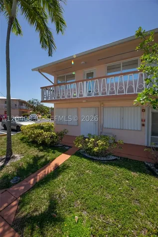 920 SW 10th Terrace Hallandale Beach FL 33009