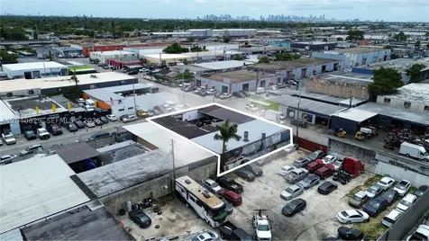 1025 E 45th Street Hialeah FL 33013