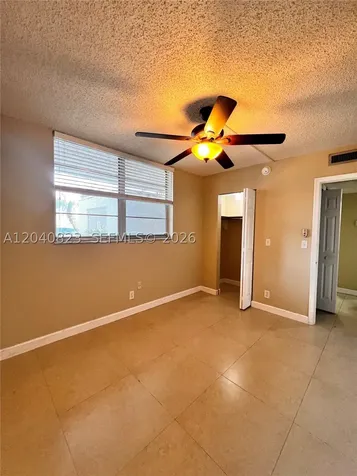 9235 Lagoon Place Davie FL 33324