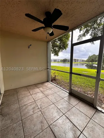 9235 Lagoon Place Davie FL 33324