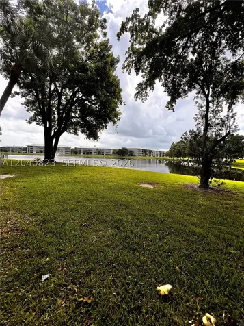 9235 Lagoon Place Davie FL 33324