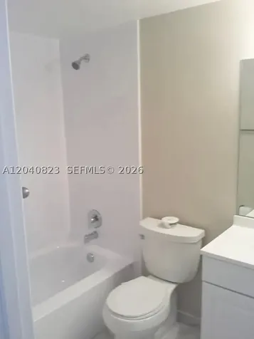 9235 Lagoon Place Davie FL 33324