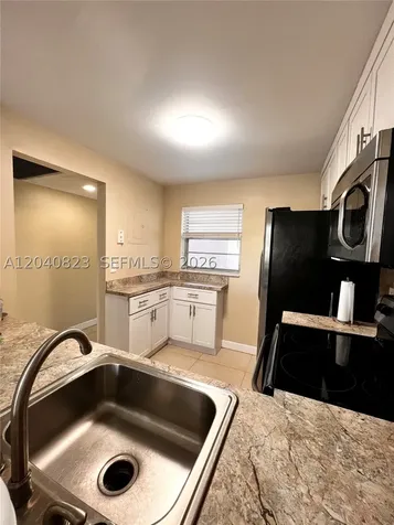 9235 Lagoon Place Davie FL 33324