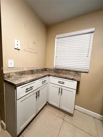9235 Lagoon Place Davie FL 33324