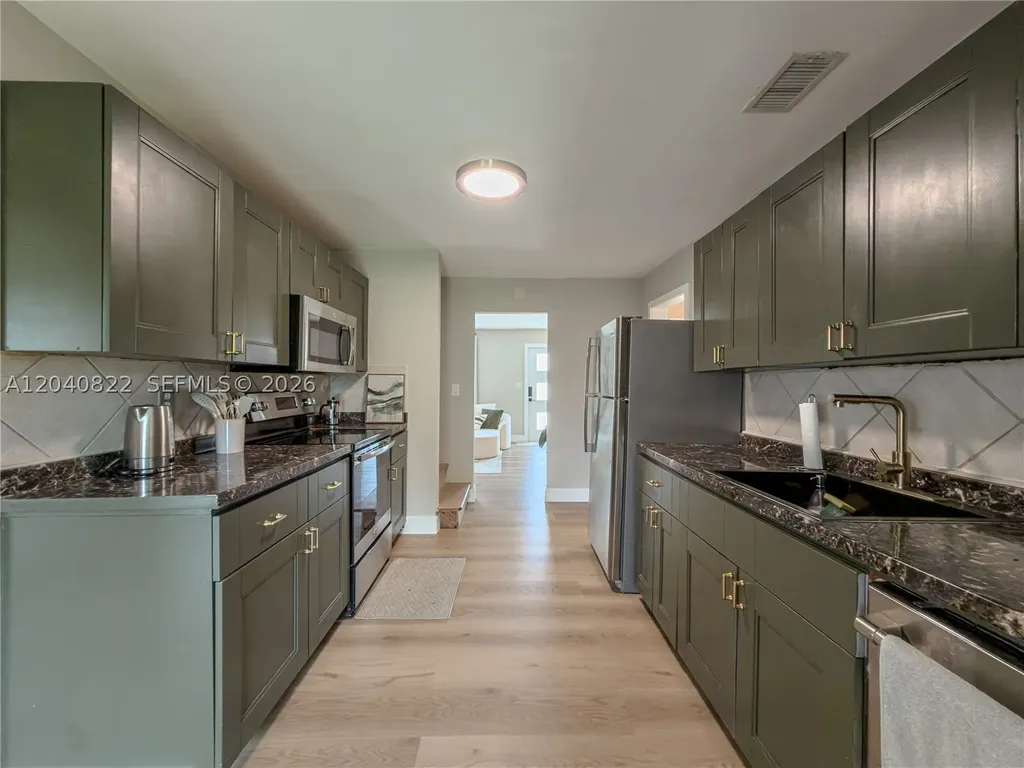 1813 SW 10th Street Fort Lauderdale FL 33312