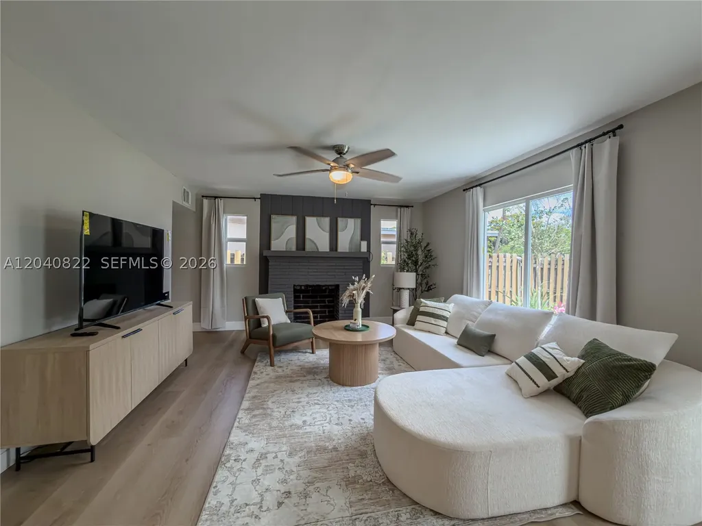 1813 SW 10th Street Fort Lauderdale FL 33312