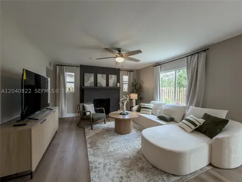 1813 SW 10th Street Fort Lauderdale FL 33312