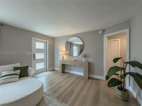 1813 SW 10th Street Fort Lauderdale FL 33312
