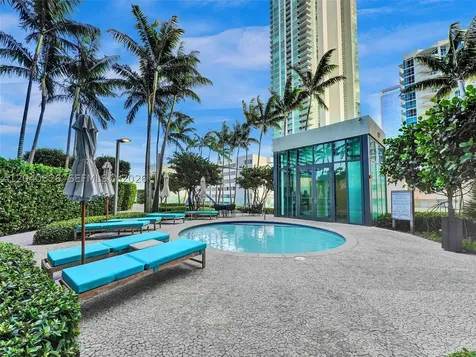 650 NE 32nd Street Miami FL 33137