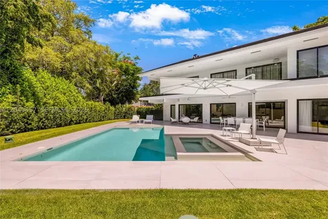 7180 E Lago Drive Coral Gables FL 33143