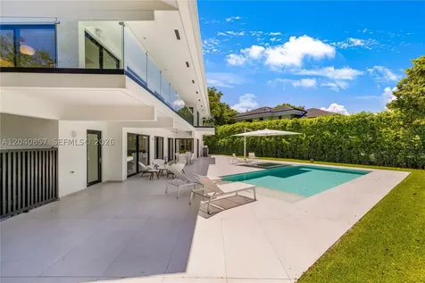 7180 E Lago Drive Coral Gables FL 33143