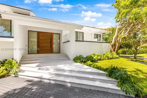 7180 E Lago Drive Coral Gables FL 33143