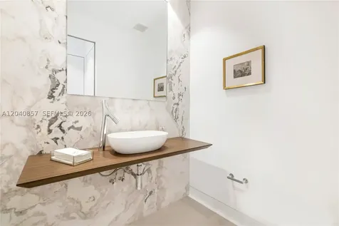 7180 E Lago Drive Coral Gables FL 33143