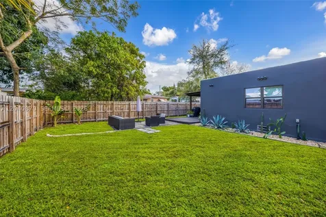 5612 NW 11th Avenue Miami FL 33127