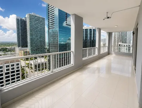 170 SE 14th Street Miami FL 33131