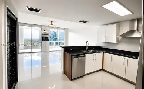 170 SE 14th Street Miami FL 33131