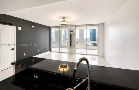 170 SE 14th Street Miami FL 33131