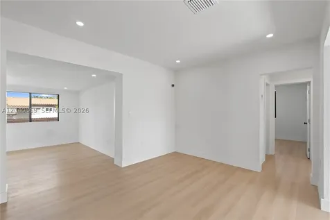 31 W 64th Street Hialeah FL 33012
