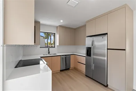 31 W 64th Street Hialeah FL 33012