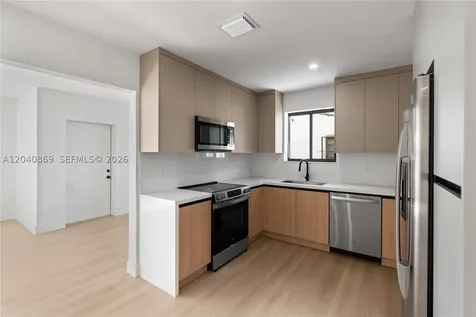 31 W 64th Street Hialeah FL 33012