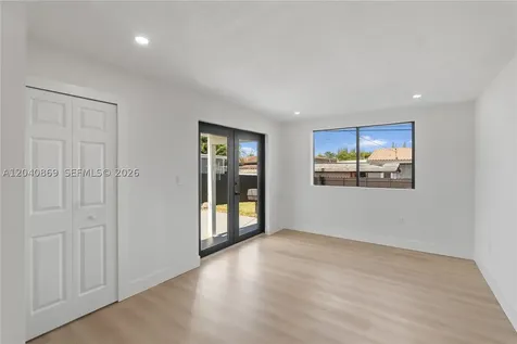31 W 64th Street Hialeah FL 33012