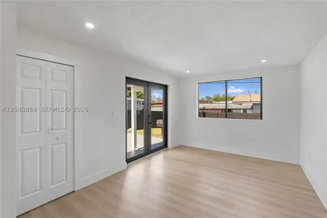31 W 64th Street Hialeah FL 33012