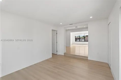 31 W 64th Street Hialeah FL 33012