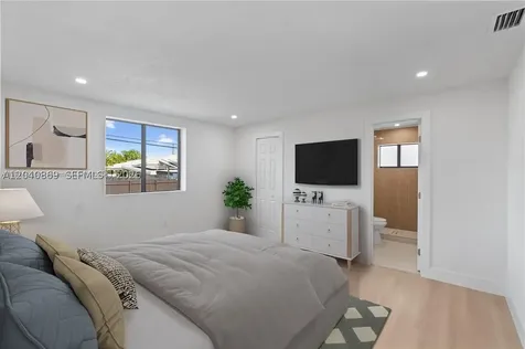 31 W 64th Street Hialeah FL 33012