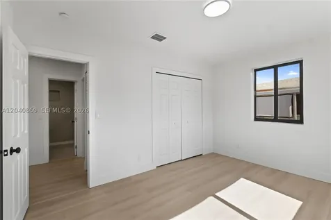 31 W 64th Street Hialeah FL 33012