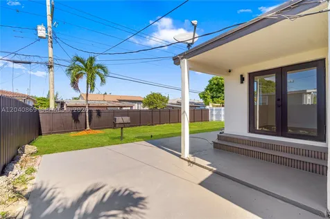 31 W 64th Street Hialeah FL 33012