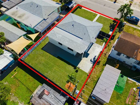 31 W 64th Street Hialeah FL 33012