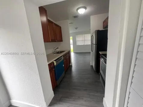 3251 SW 56th Avenue West Park FL 33023