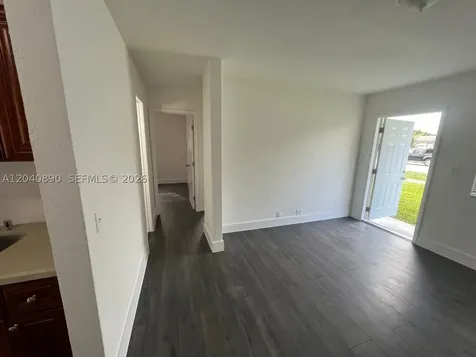 3251 SW 56th Avenue West Park FL 33023