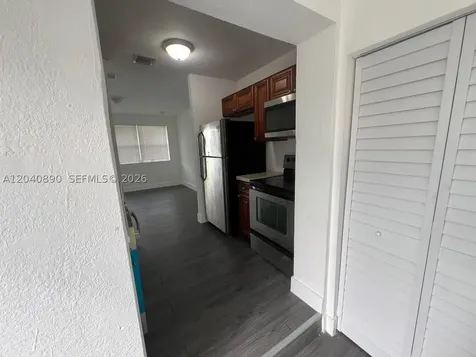 3251 SW 56th Avenue West Park FL 33023