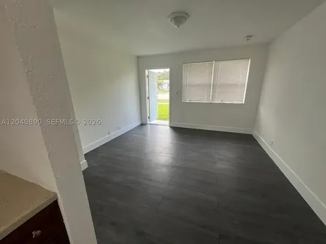 3251 SW 56th Avenue West Park FL 33023