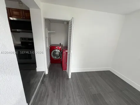 3251 SW 56th Avenue West Park FL 33023