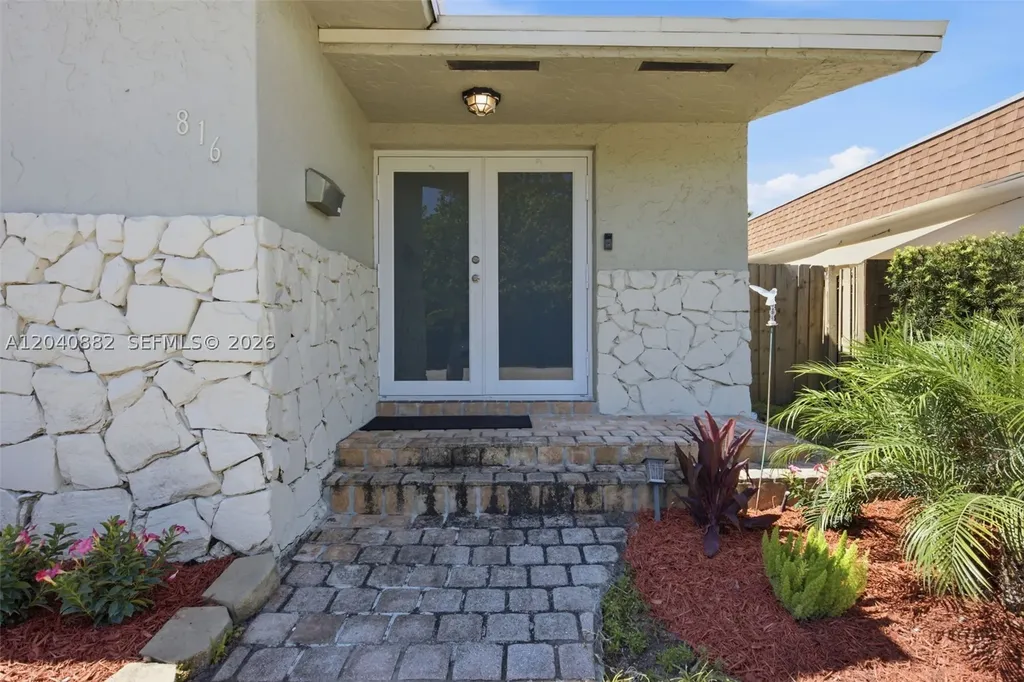 816 Johnson Street Hollywood FL 33019