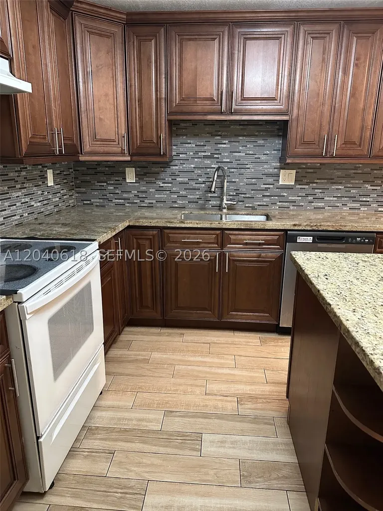 4114 NW 88th Avenue Coral Springs FL 33065